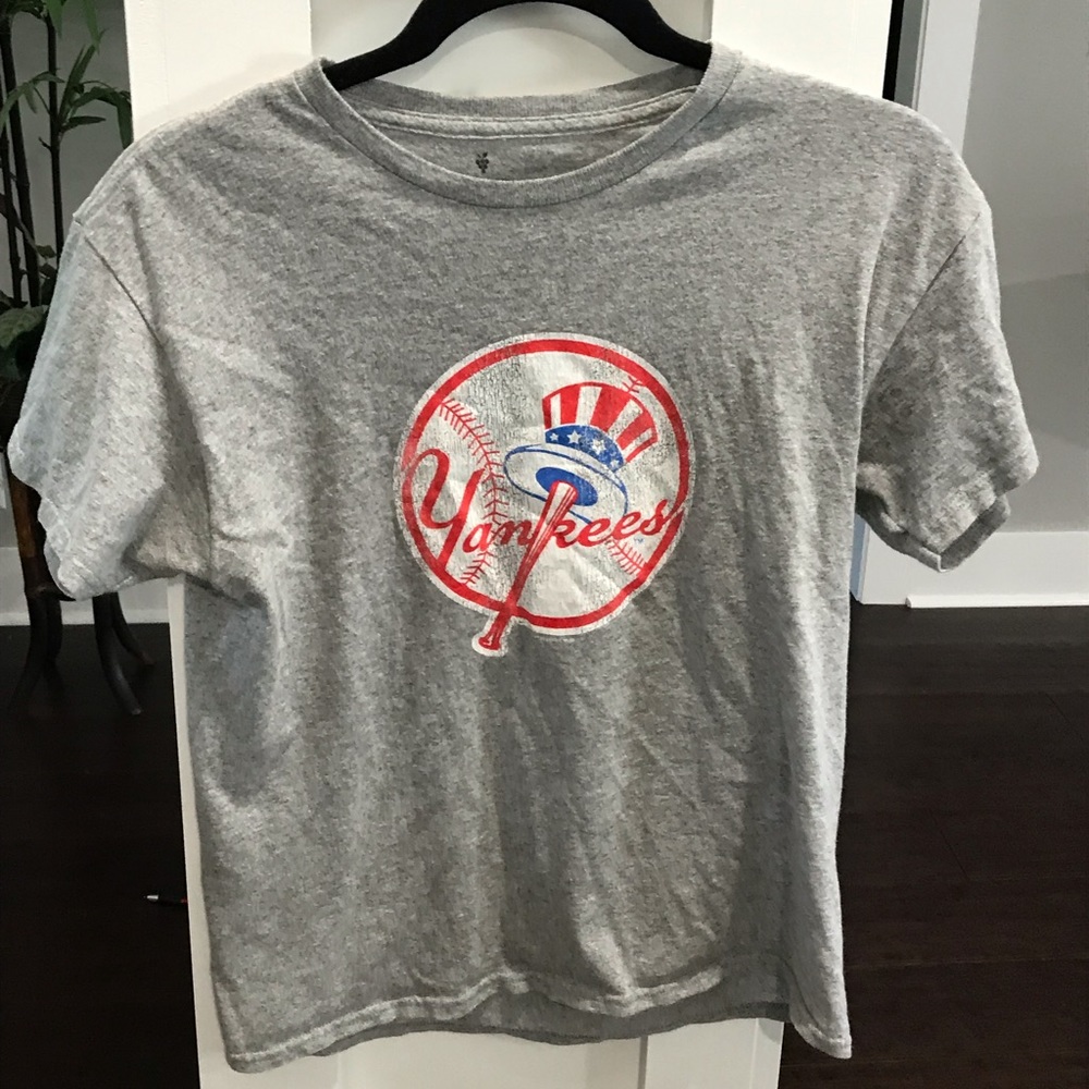 Youth boys NY Yankees tee shirt